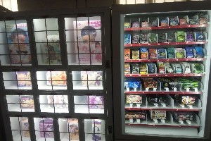 廠家直銷自動售貨機 飲料食品與計生用品的智能化零售新選擇